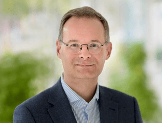 Portretfoto van Martijn Blaauw, voorzitter van de Raad van Toezicht van Stichting Parkinsonfonds